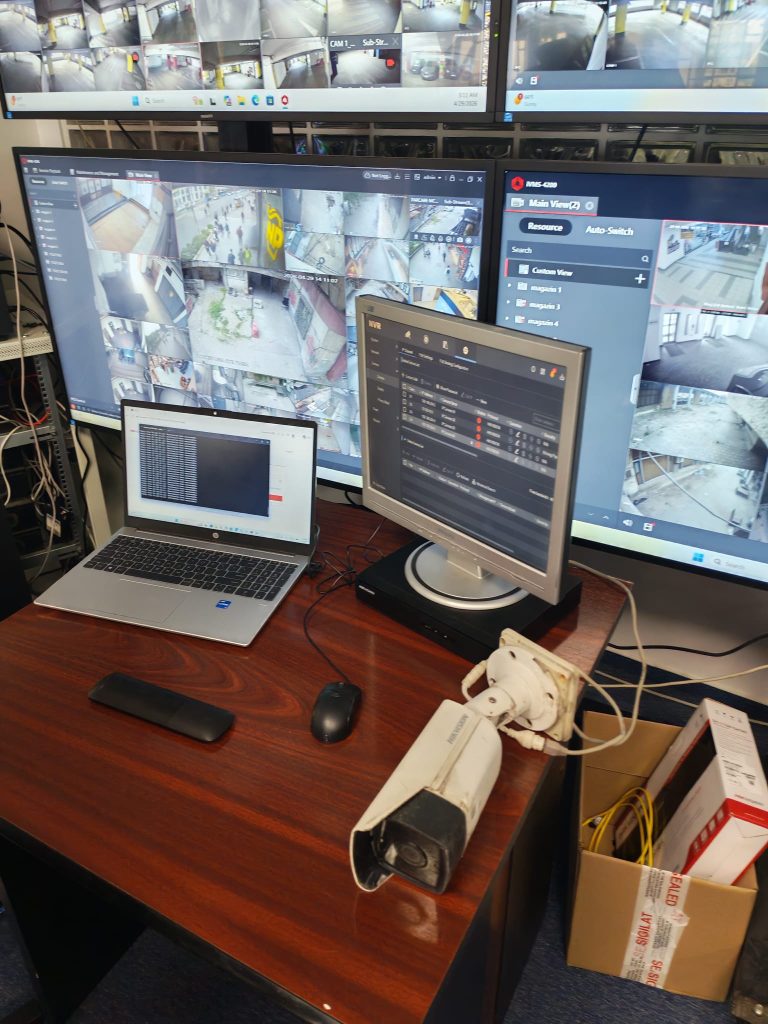 Sistem profesional de supraveghere video monitorizat prin iVMS cu camere Hikvision